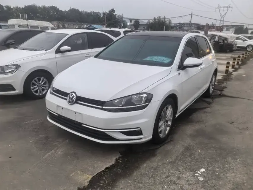 2018 VOLKSWAGEN GOLF view 1