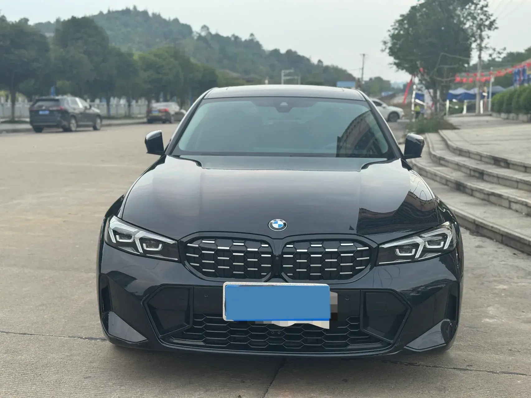 2024 BMW 3 thumbnail 3