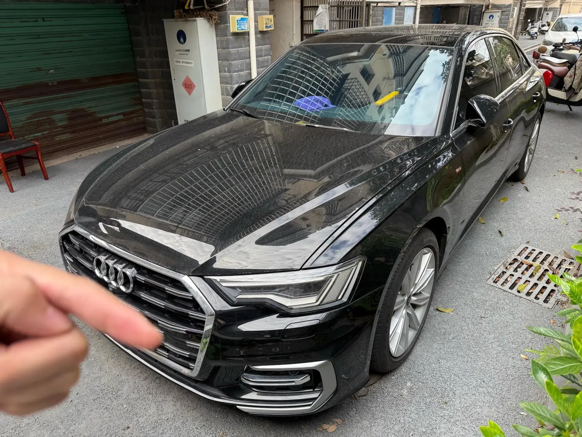 2023 AUDI A6L view 1