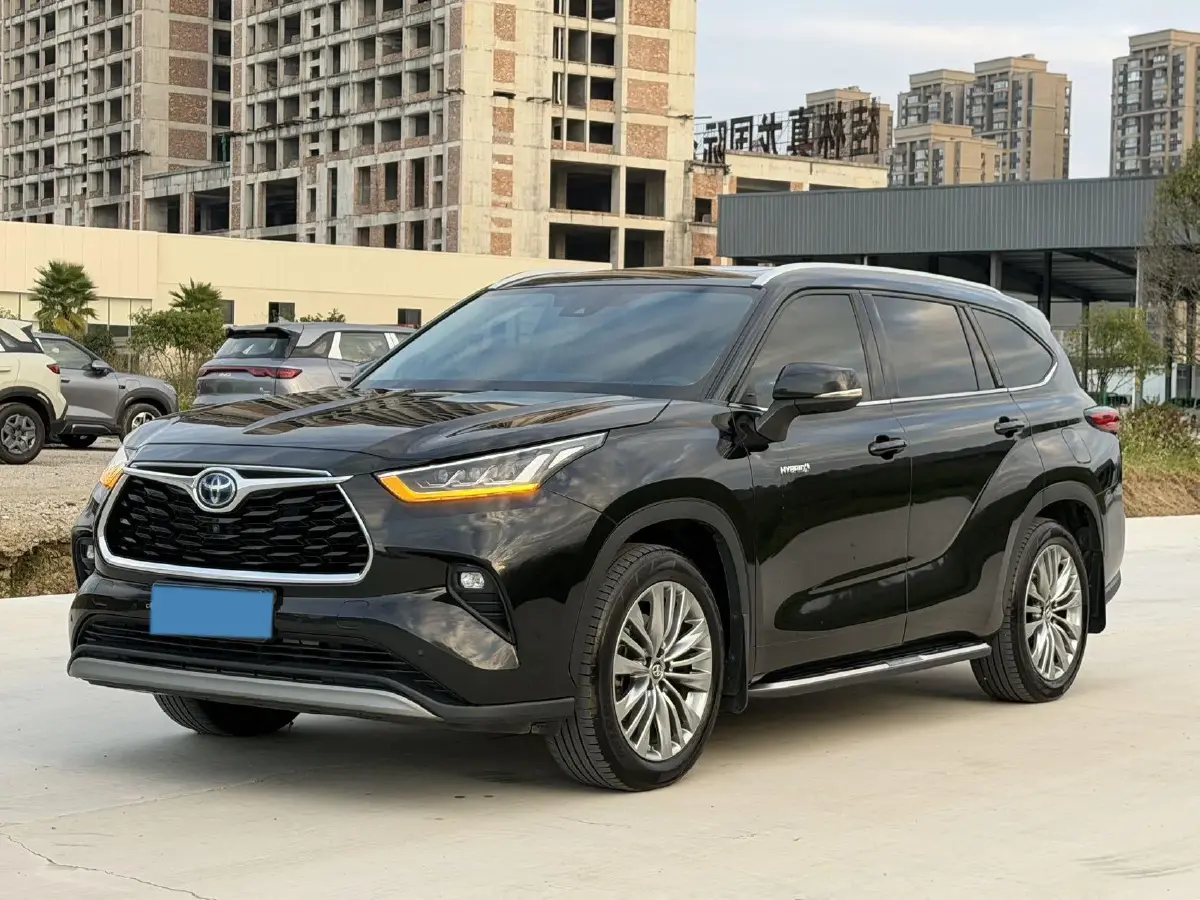 2023 Toyota Highlander 2.5L 189HP L4 E-CVT Hybrid