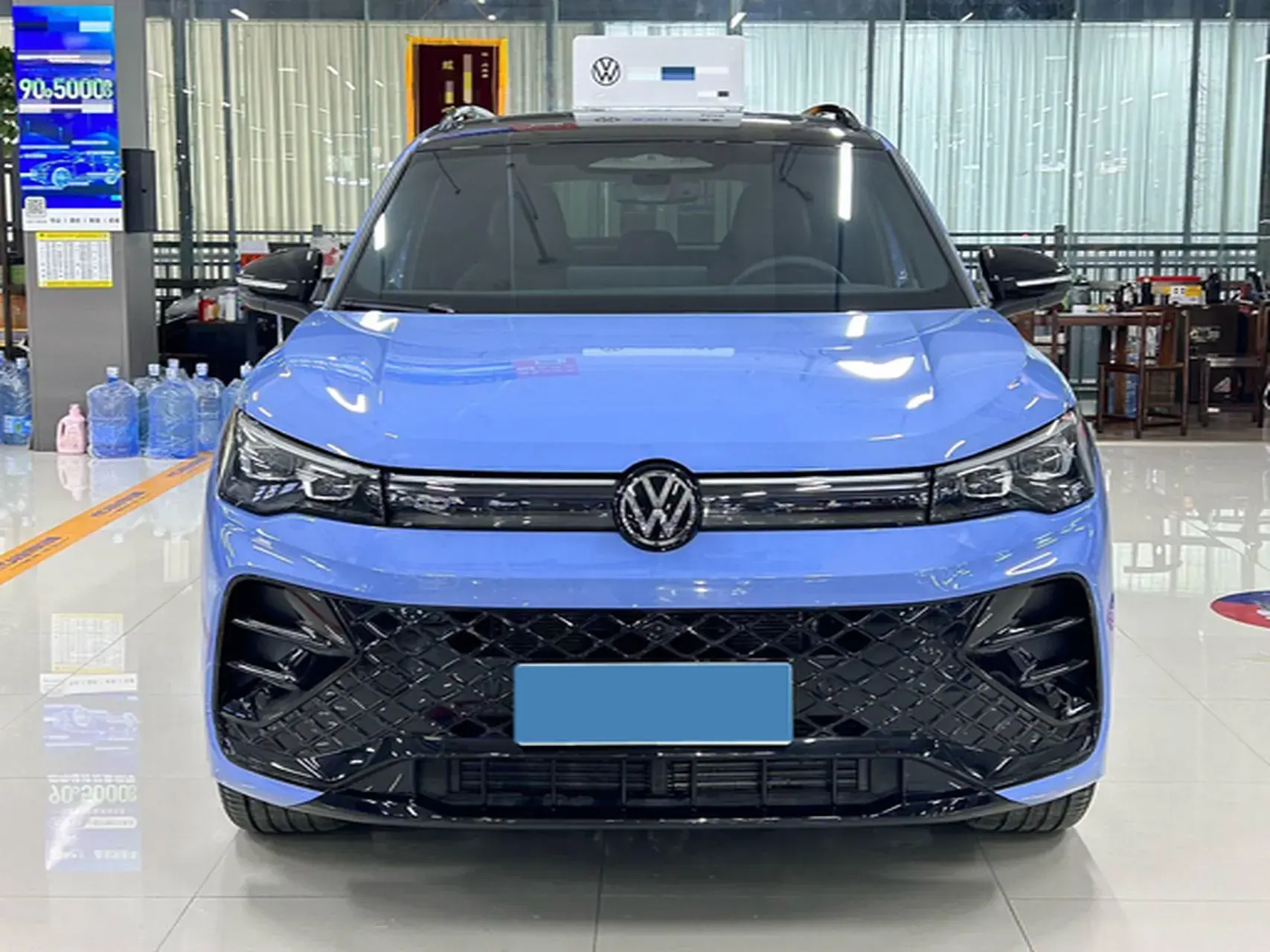 2024 VOLKSWAGEN TIGUAN thumbnail 2