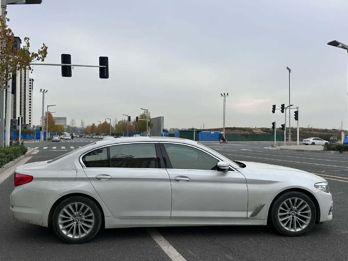 2020 BMW 5 Series 2.0T 184HP L4 8AT,autocango,china used car exporter,china ev exporter,chinese used car exporter,chinese used ev exporter