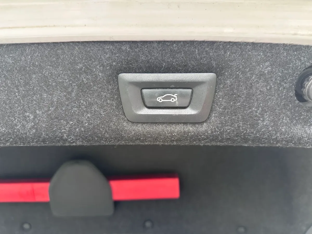 2020 BMW 5 Series 2.0T 184HP L4 8AT,autocango,china used car exporter,china ev exporter,chinese used car exporter,chinese used ev exporter