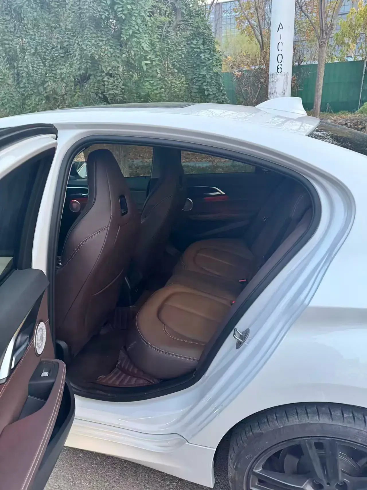 2023 BMW 1 thumbnail 4