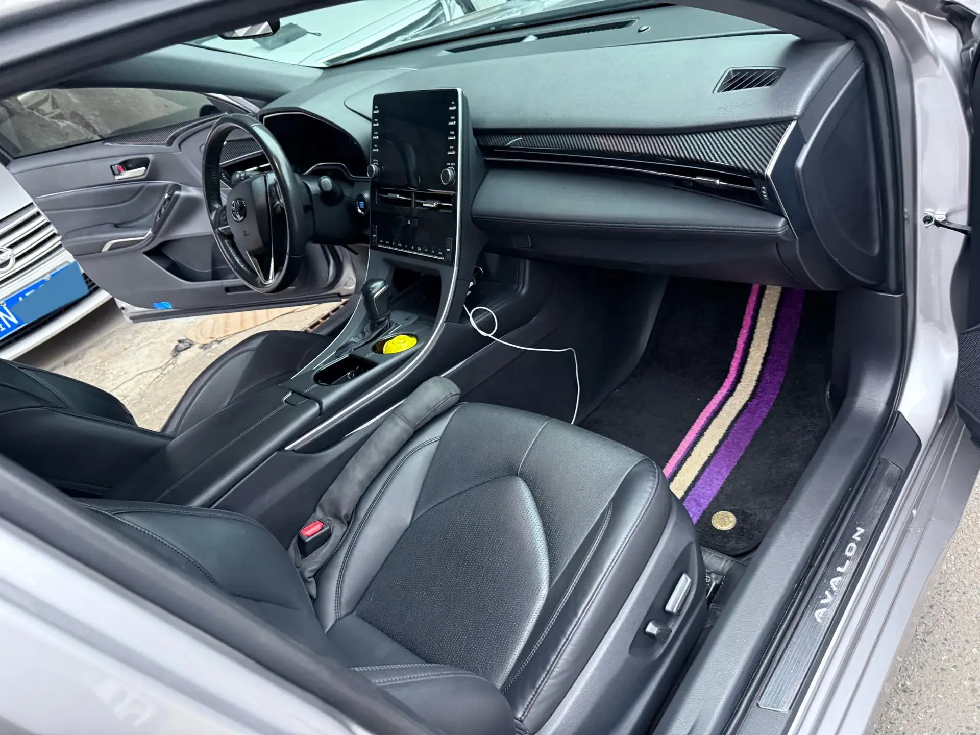 2019 TOYOTA AVALON thumbnail 3