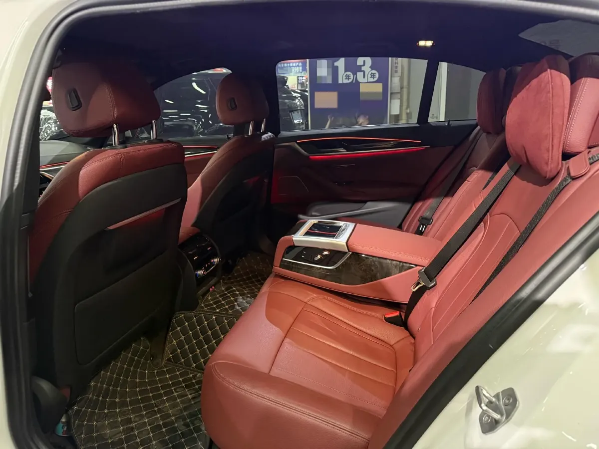 2020 BMW 5 Series 2.0T 252HP L4 8AT,autocango,china used car exporter,china ev exporter,chinese used car exporter,chinese used ev exporter