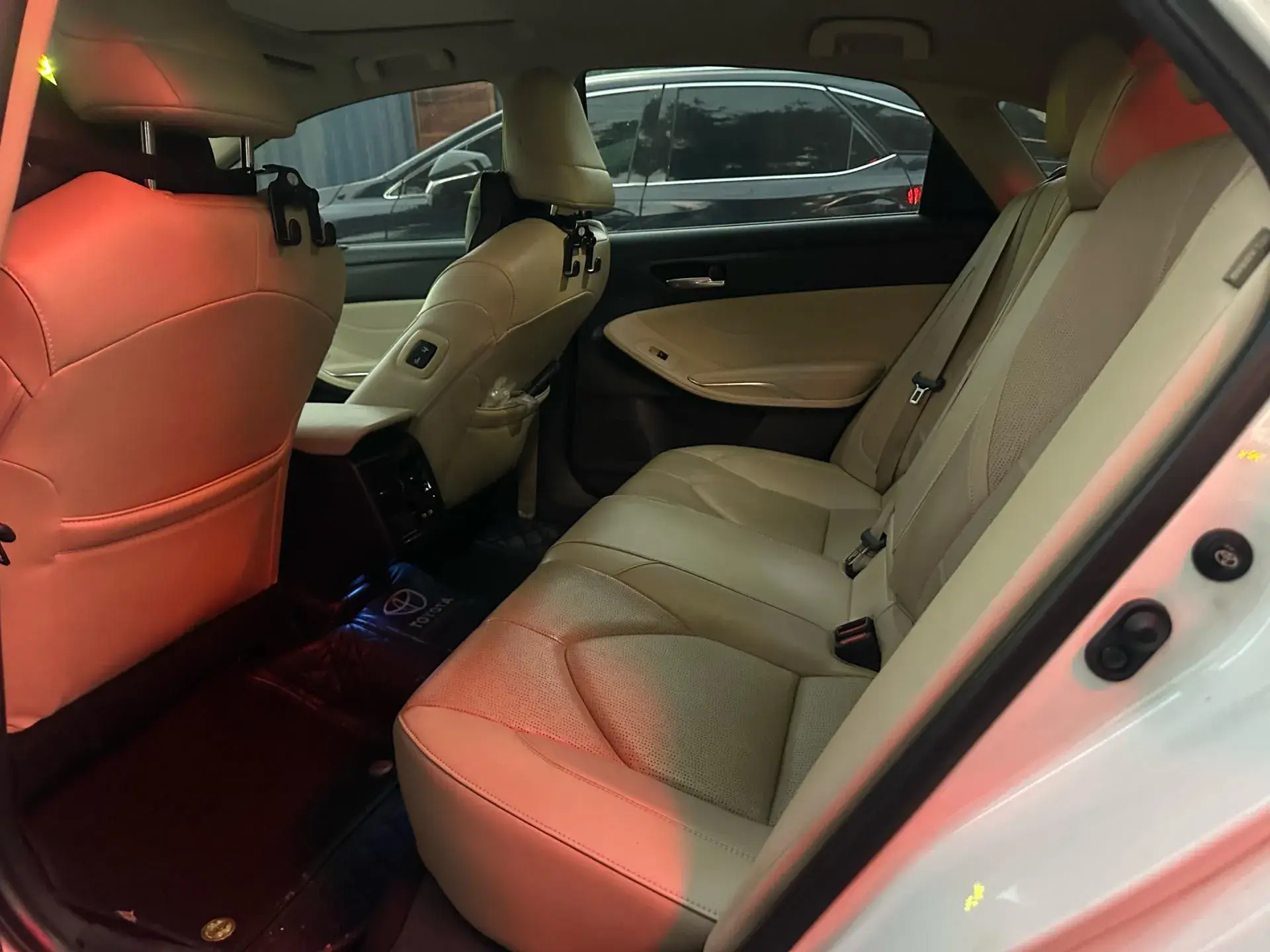 2019 TOYOTA AVALON thumbnail 4