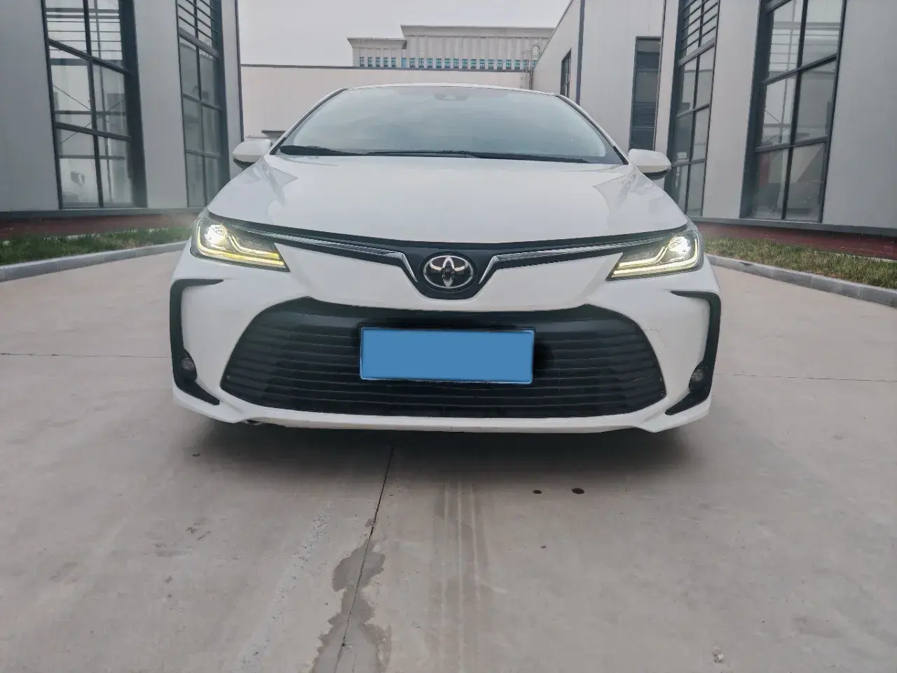 2022 TOYOTA COROLLA thumbnail 2