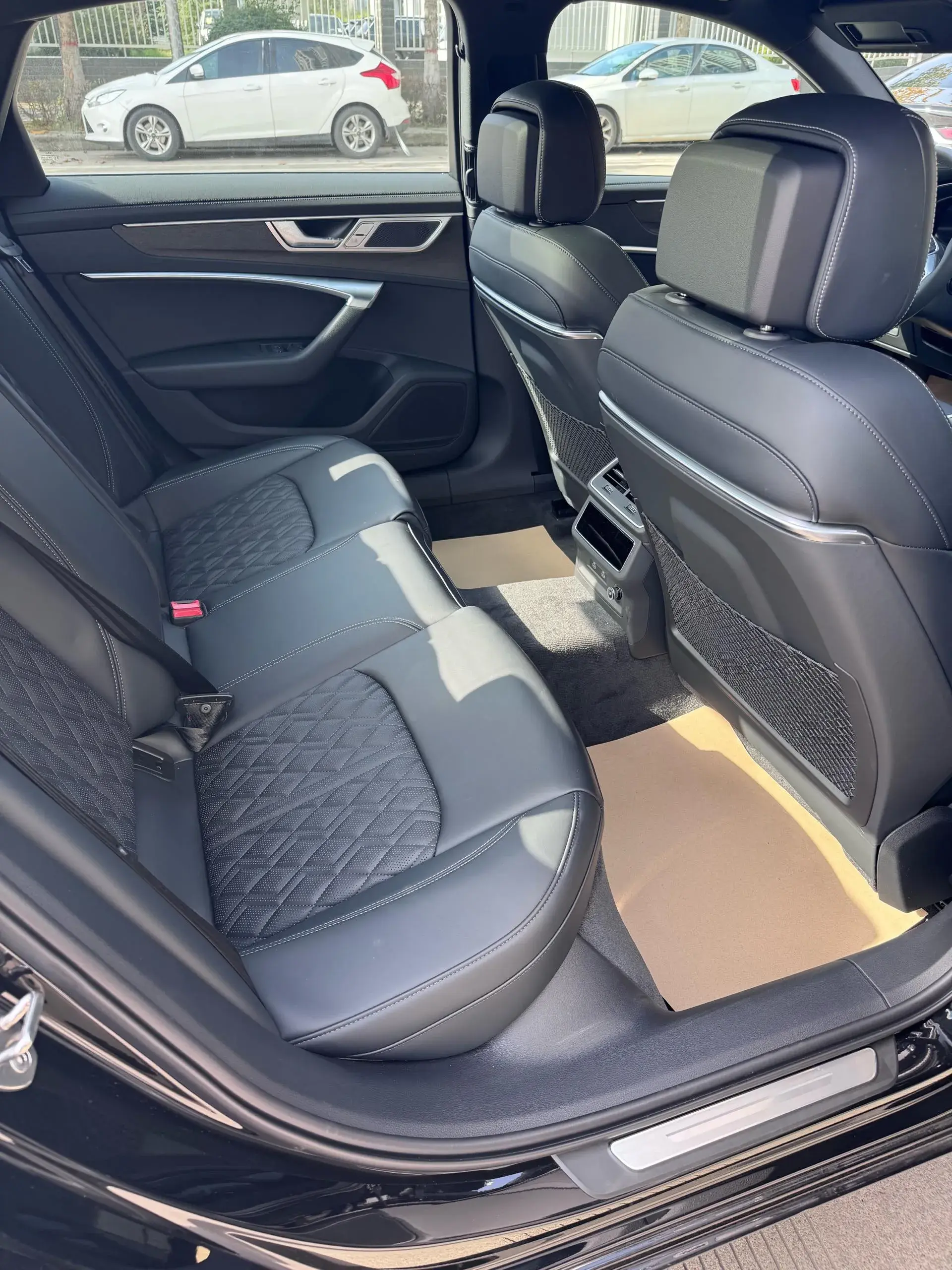 2025 AUDI A6L thumbnail 3