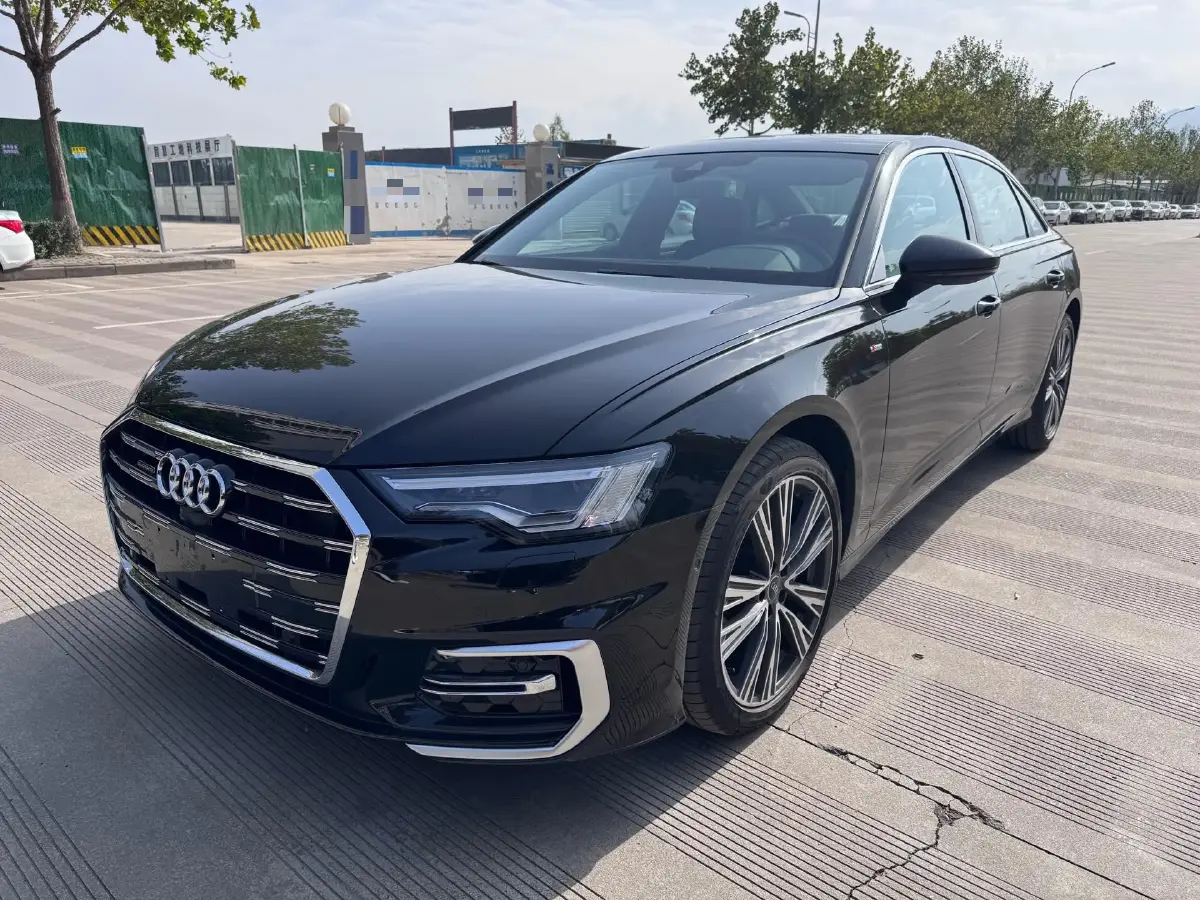 2025 Audi A6L 2.0T 245HP L4 7DCT