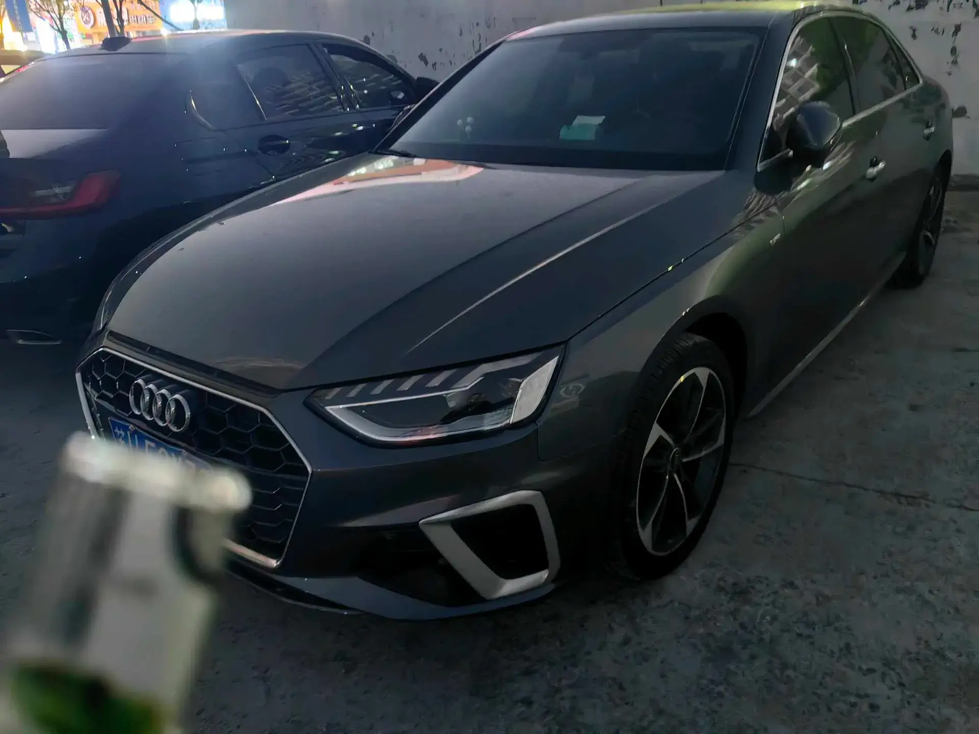 2023 AUDI A4L view 1