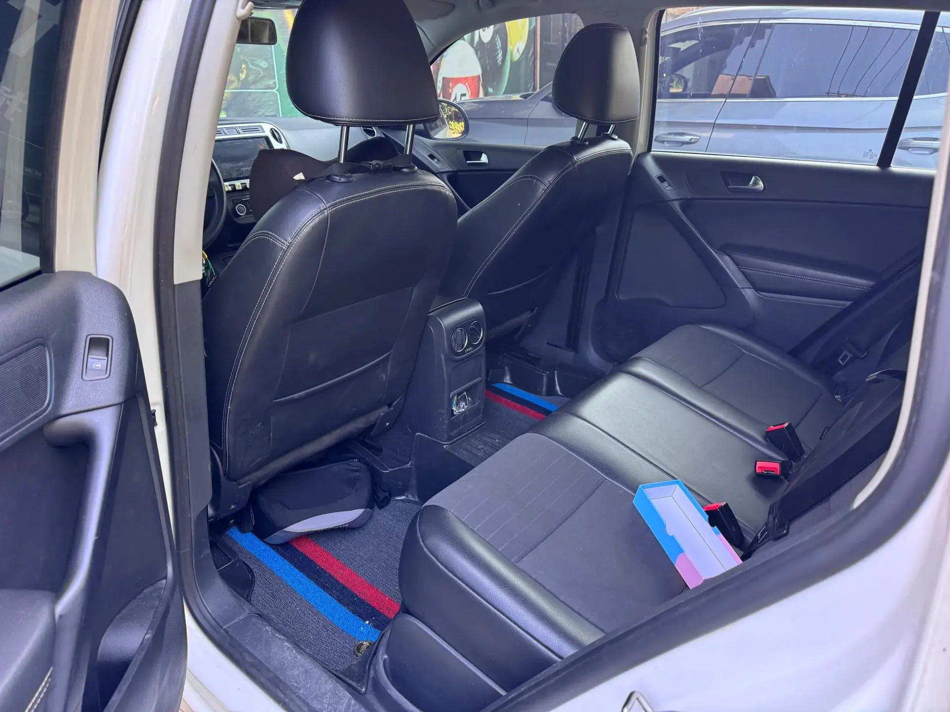 2016 VOLKSWAGEN TIGUAN thumbnail 4