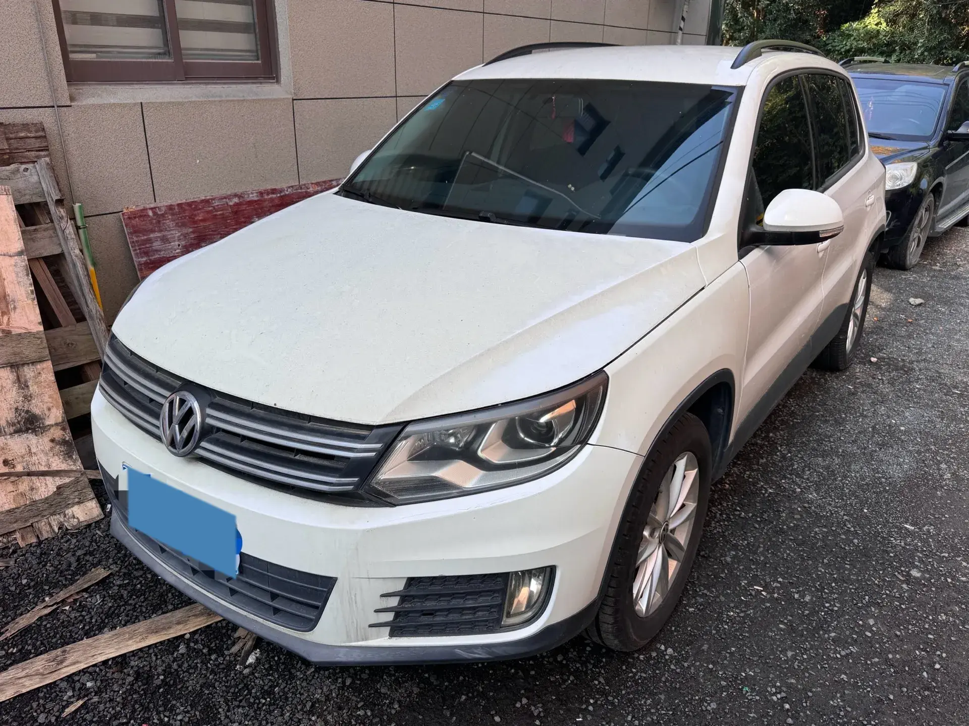2016 VOLKSWAGEN TIGUAN view 1
