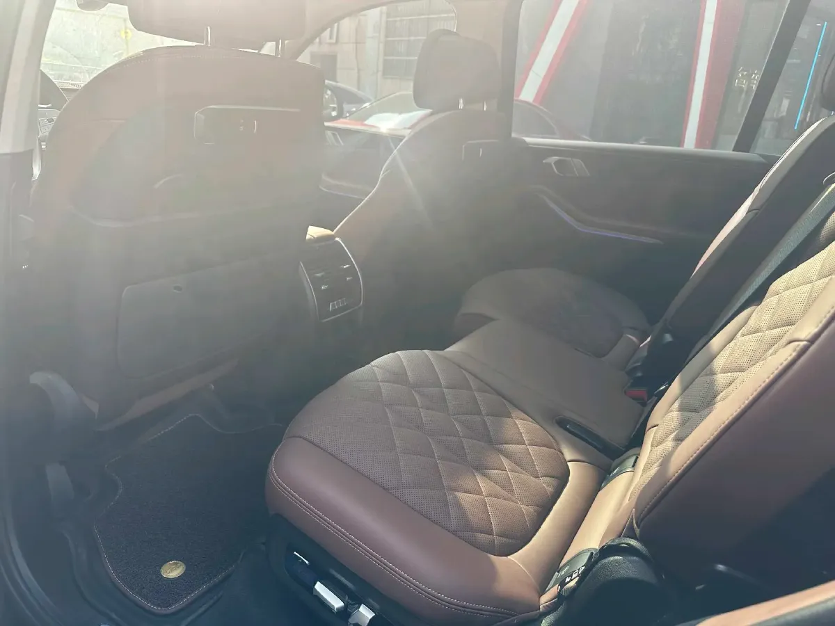 2024 BMW X7 3.0T 381HP L6 8AT,autocango,china used car exporter,china ev exporter,chinese used car exporter,chinese used ev exporter