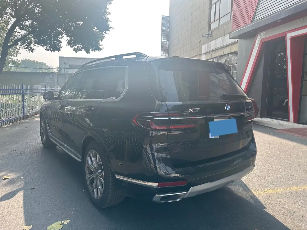 2024 BMW X7 3.0T 381HP L6 8AT,autocango,china used car exporter,china ev exporter,chinese used car exporter,chinese used ev exporter