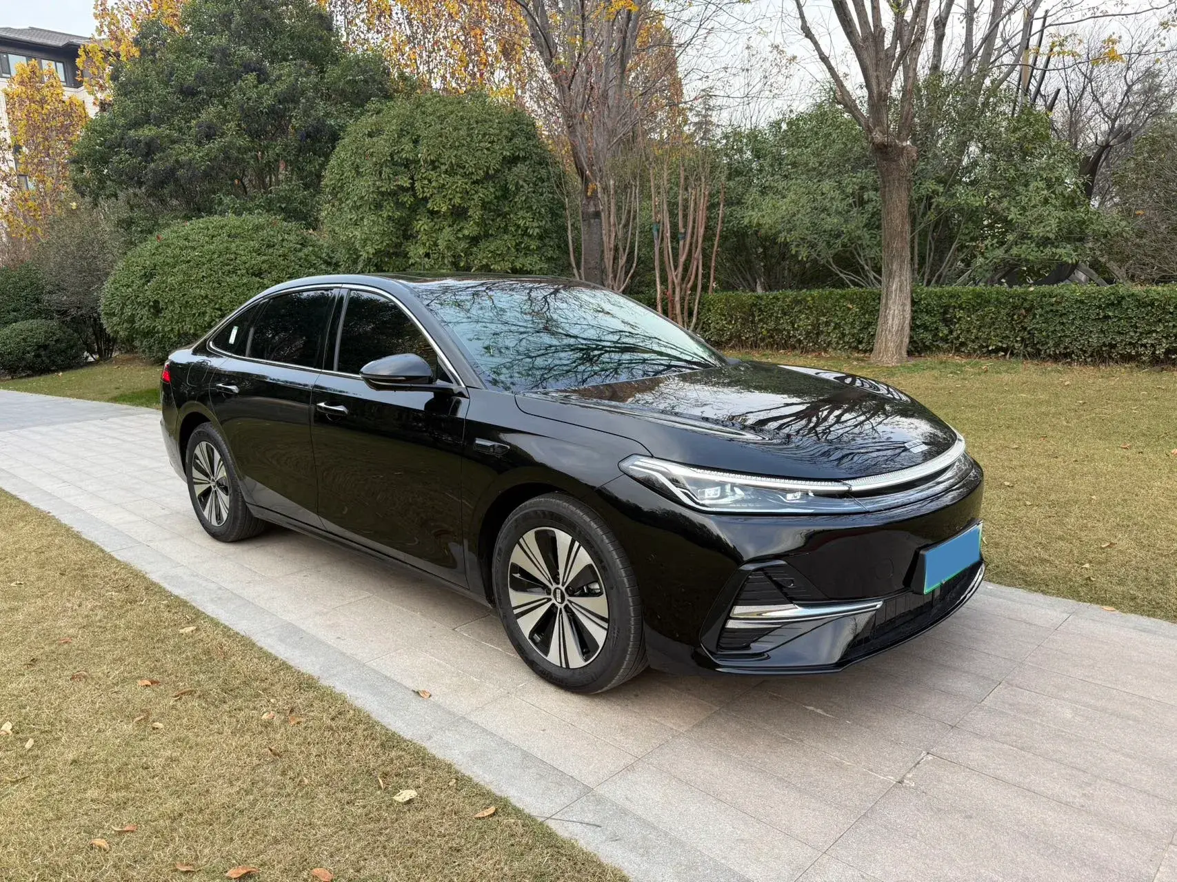 2025 GEELY GALAXY thumbnail 3