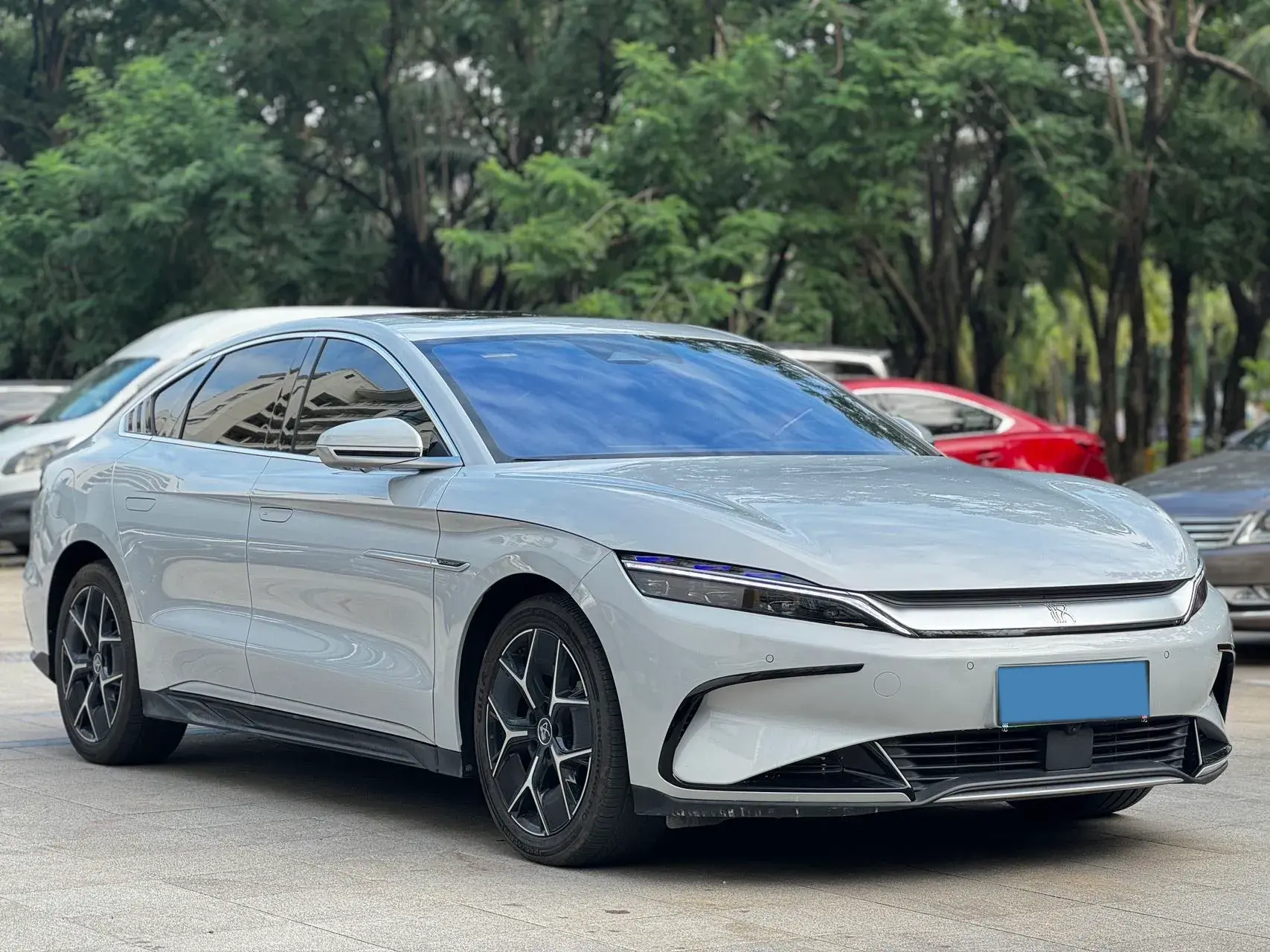 2024 BYD HAN thumbnail 3