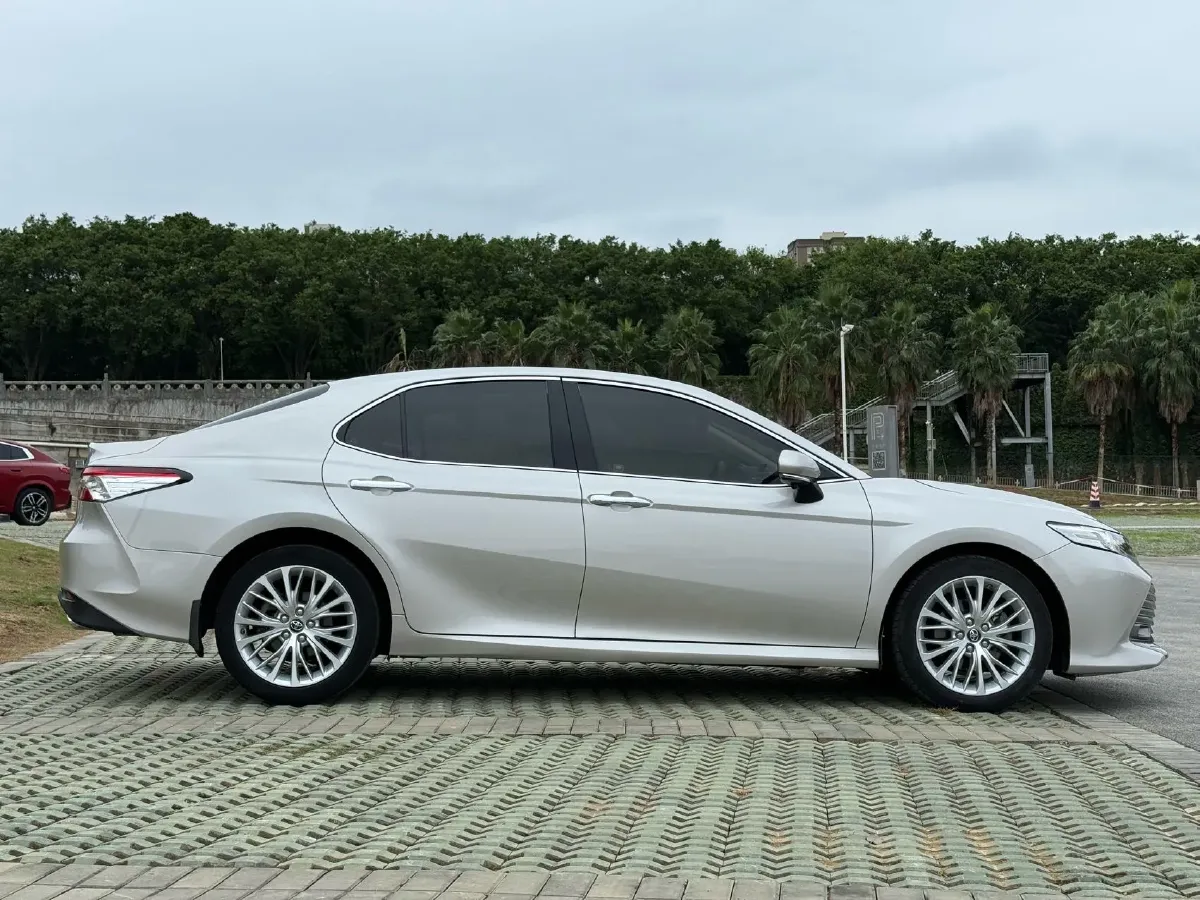 2019 Toyota Camry 2.5L 209HP L4 8AT,autocango,china used car exporter,china ev exporter,chinese used car exporter,chinese used ev exporter