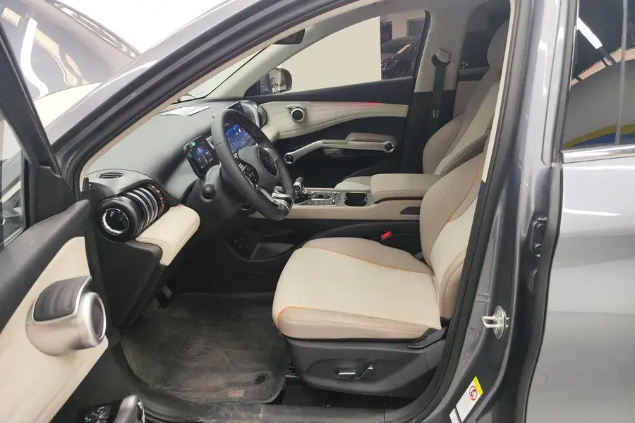 2024 BYD YUAN thumbnail 4