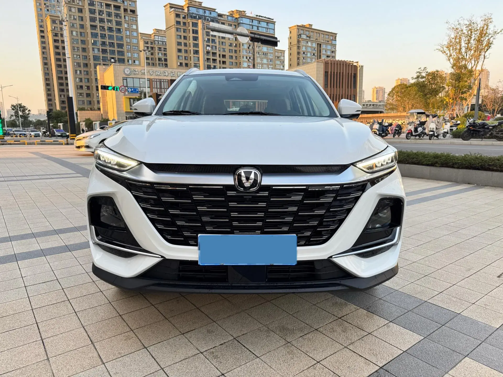 2023 CHANGAN CS75 thumbnail 2