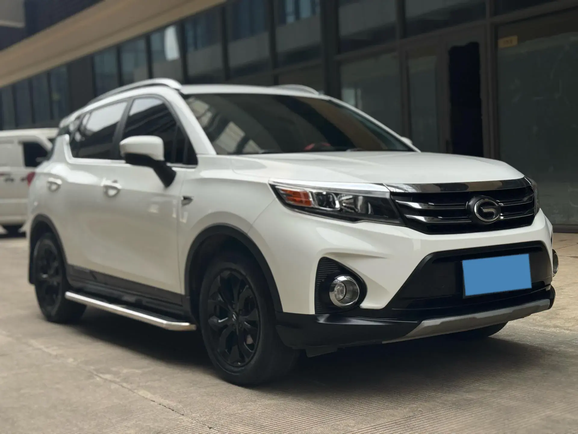 2017 GAC TRUMPCHI thumbnail 3