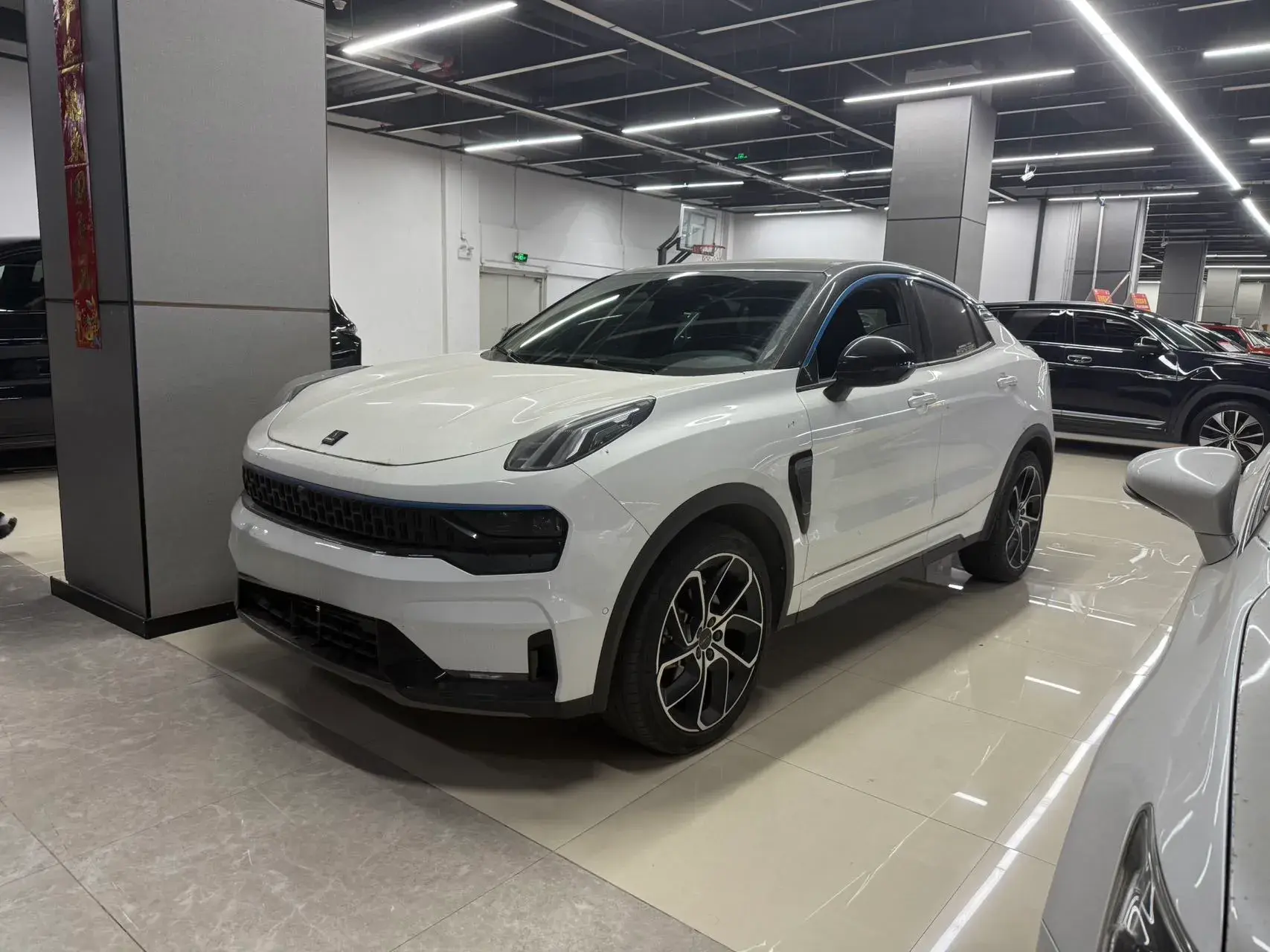 2020 LYNK&CO 05 view 1