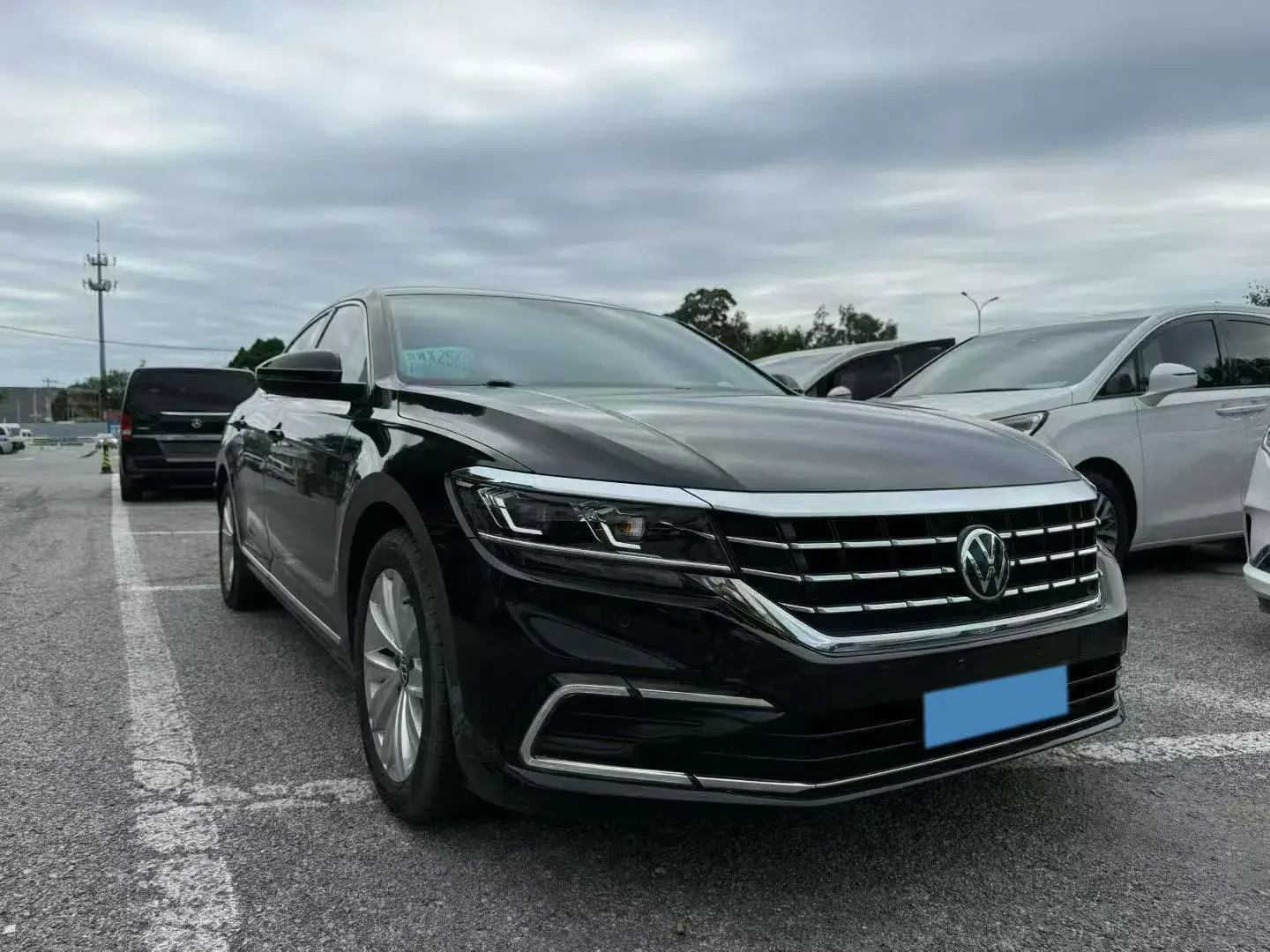 2021 VOLKSWAGEN PASSAT thumbnail 2