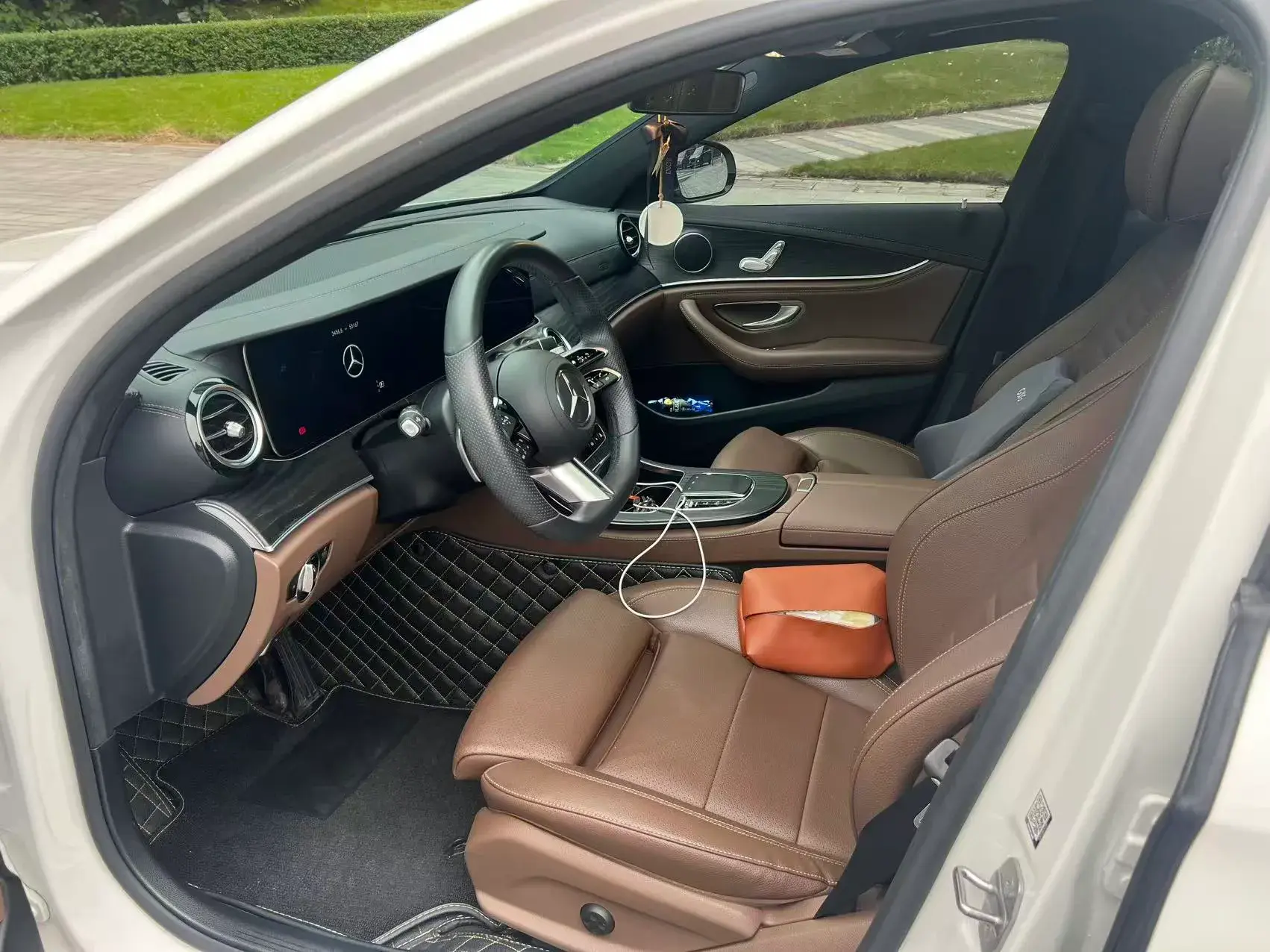 2022 MERCEDES-BENZ E thumbnail 3