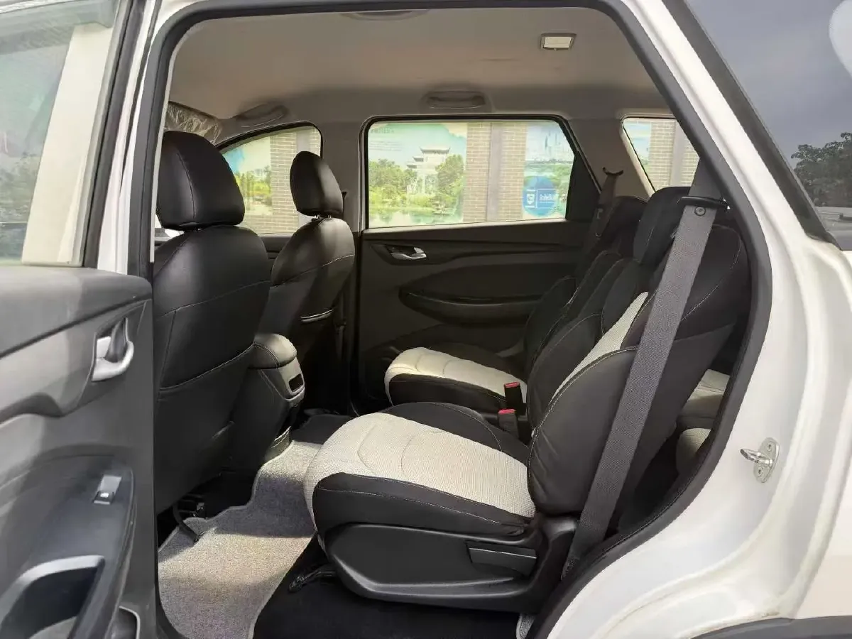 2019 WuLing ZhiGuang 1.2L 82HP L4 5MT,autocango,china used car exporter,china ev exporter,chinese used car exporter,chinese used ev exporter