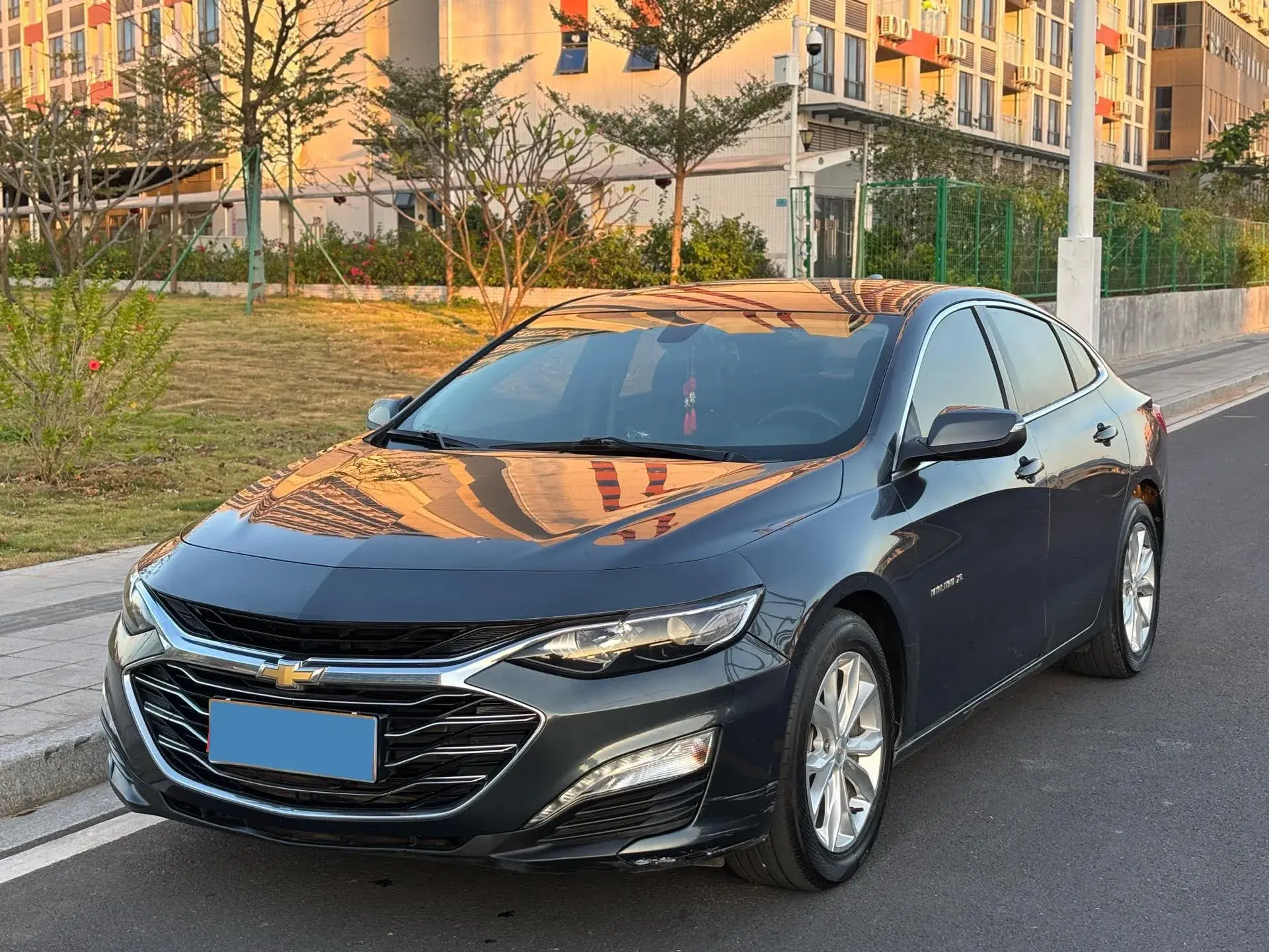 2019 CHEVROLET MALIBU view 1