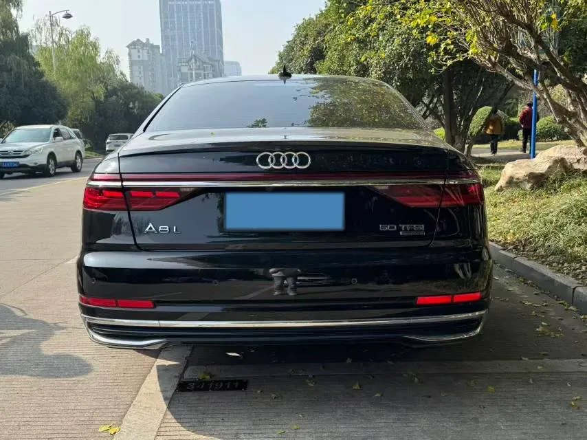 2023 Audi A8 3.0T 286HP V6 8AT,autocango,china used car exporter,china ev exporter,chinese used car exporter,chinese used ev exporter
