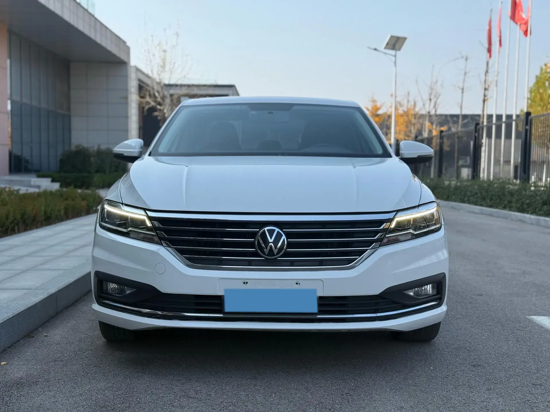 2021 VOLKSWAGEN LAVIDA thumbnail 2