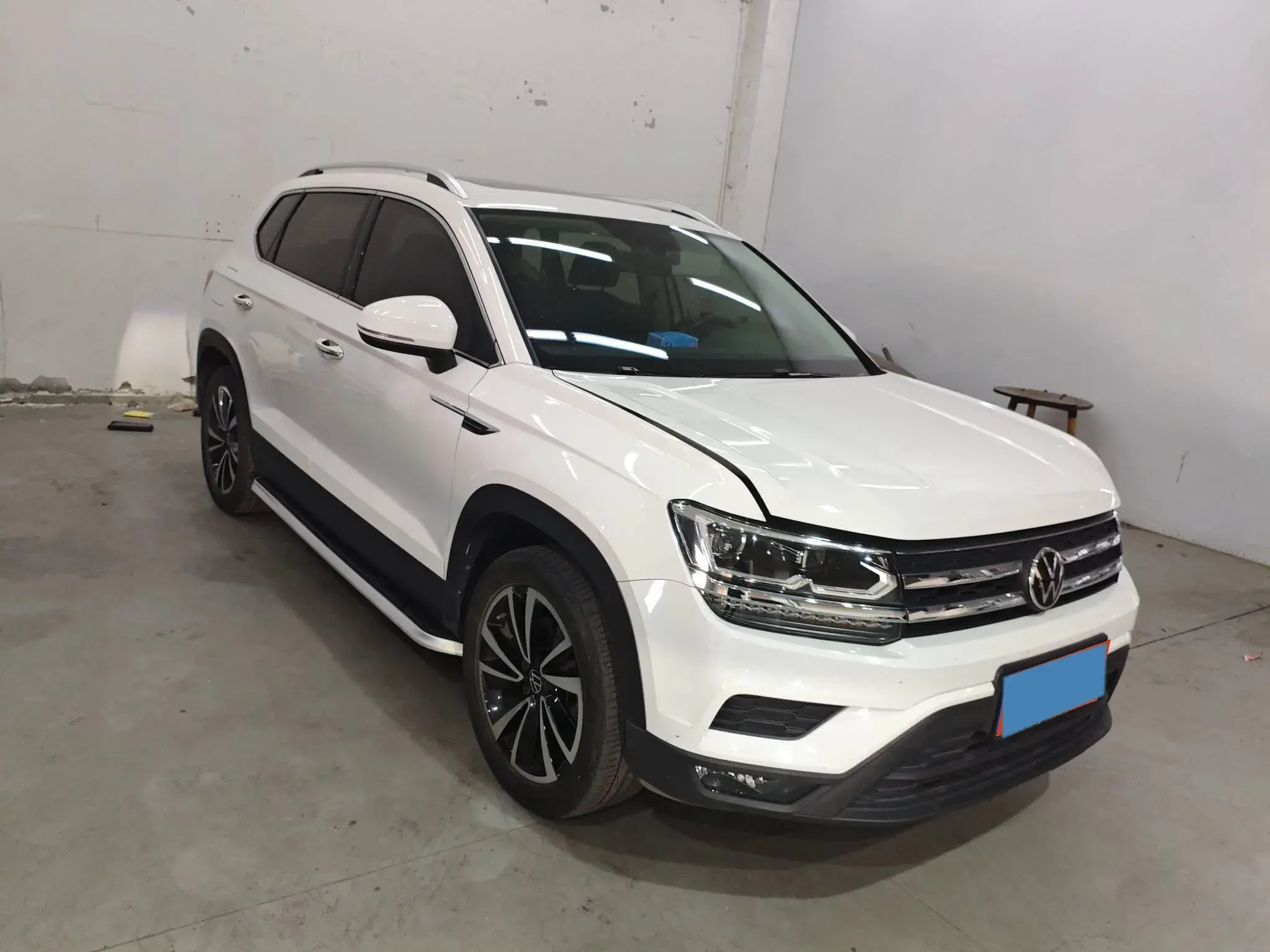 2021 VOLKSWAGEN THARU thumbnail 3