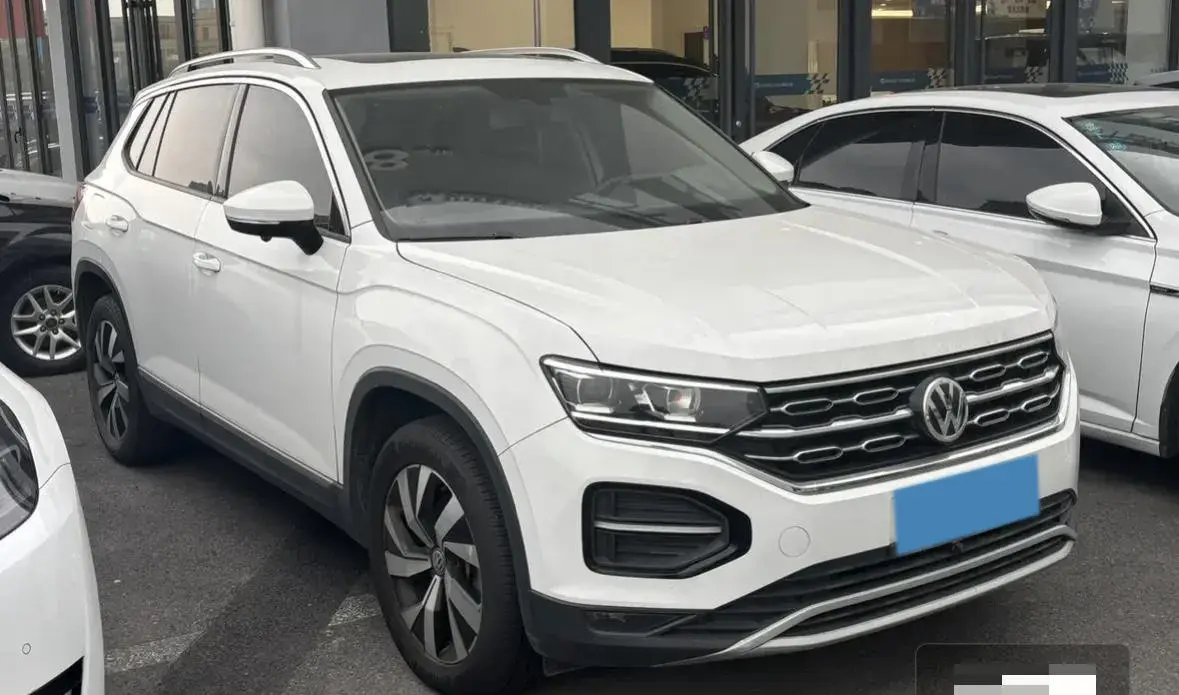 2019 VOLKSWAGEN TAYRON thumbnail 3