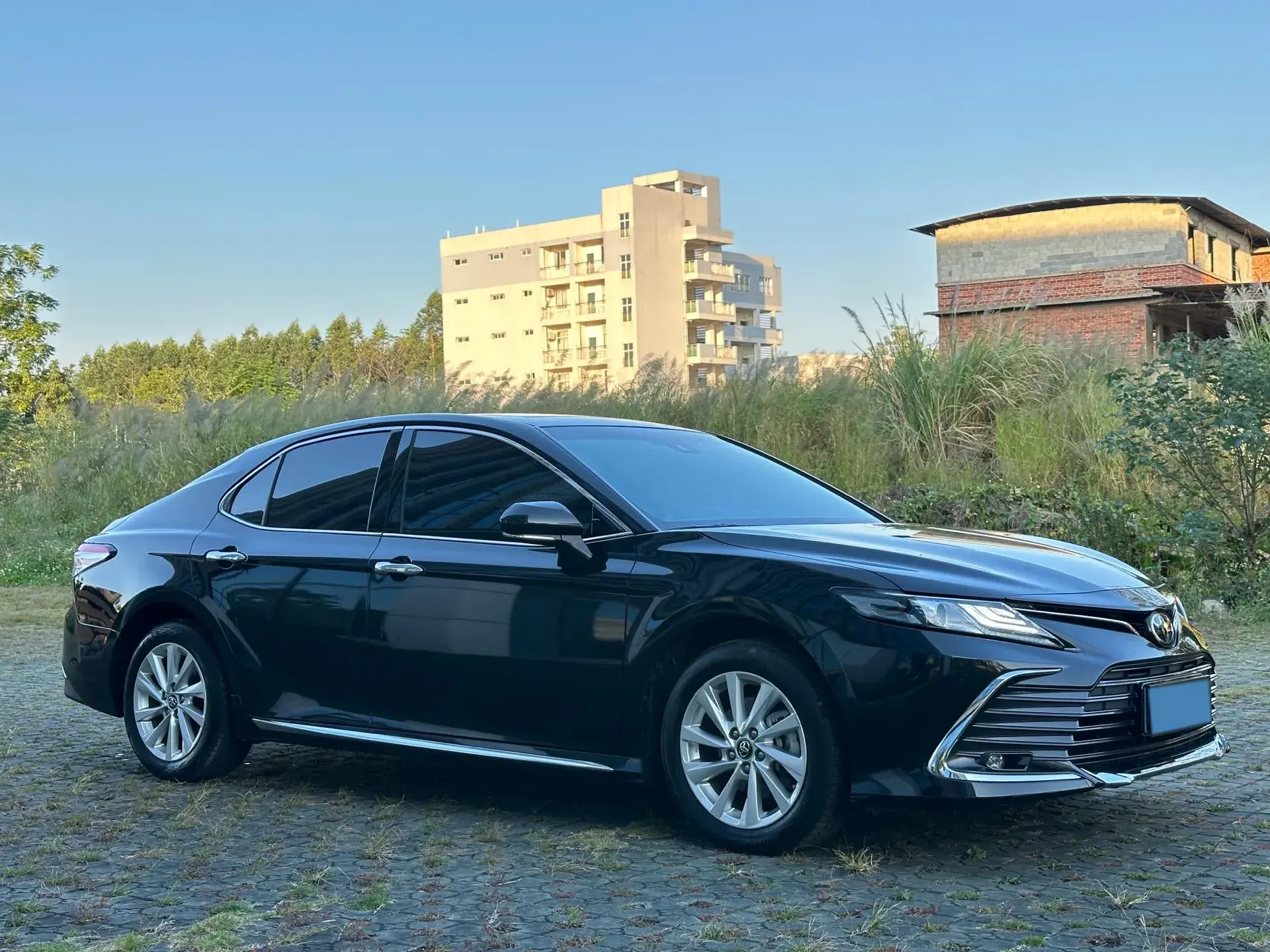 2023 TOYOTA CAMRY thumbnail 3