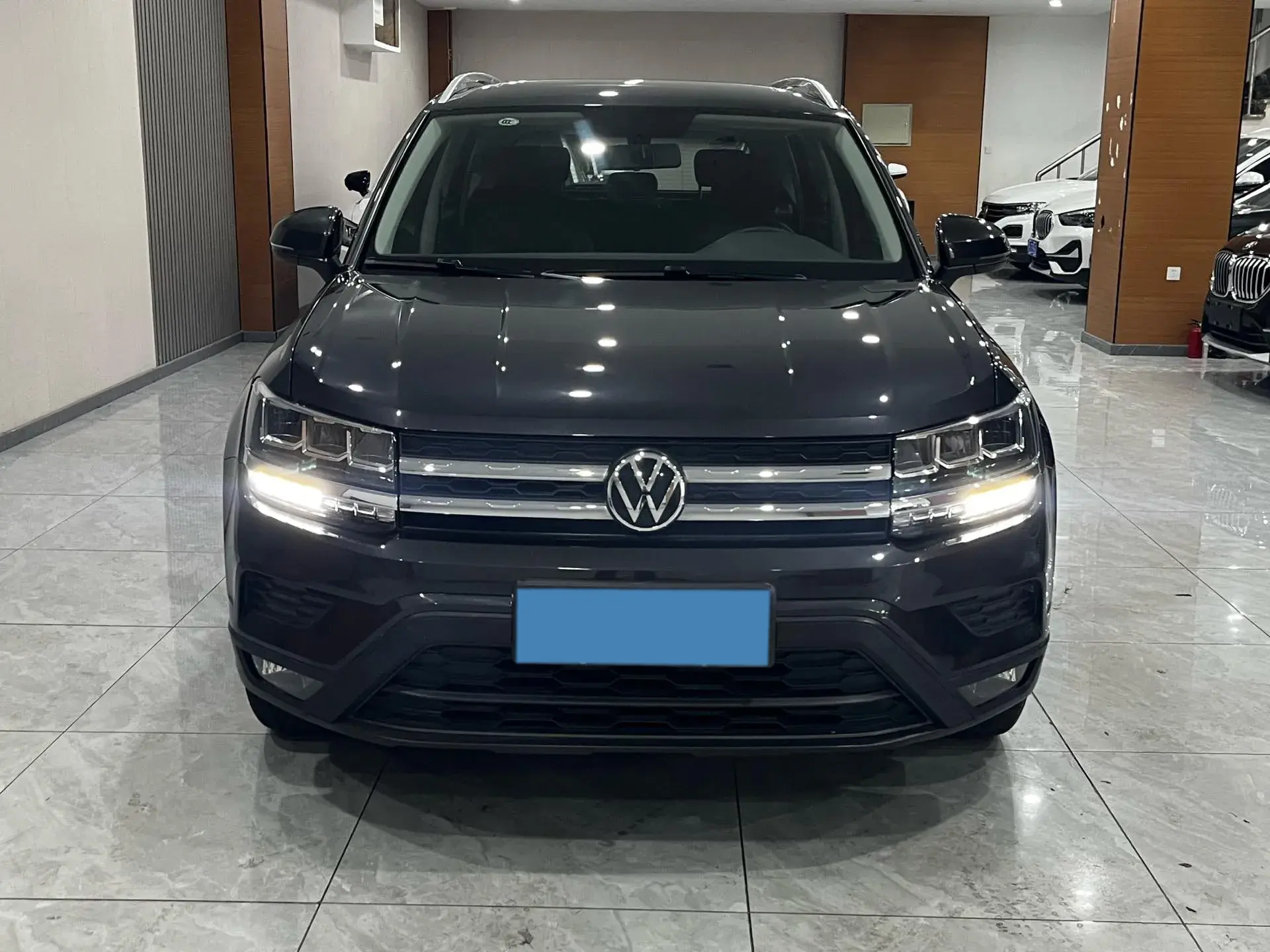 2021 VOLKSWAGEN THARU thumbnail 2