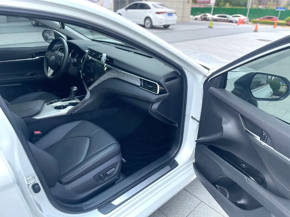 2019 Toyota Camry 2.5L 178HP L4 E-CVT Hybrid,autocango,china used car exporter,china ev exporter,chinese used car exporter,chinese used ev exporter