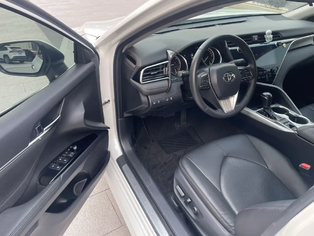 2019 Toyota Camry 2.5L 178HP L4 E-CVT Hybrid,autocango,china used car exporter,china ev exporter,chinese used car exporter,chinese used ev exporter