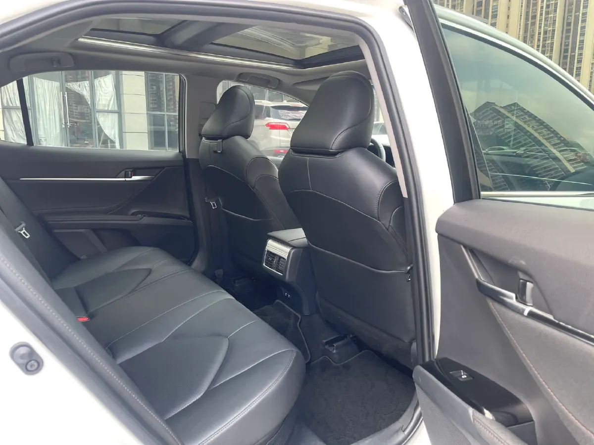 2019 Toyota Camry 2.5L 178HP L4 E-CVT Hybrid,autocango,china used car exporter,china ev exporter,chinese used car exporter,chinese used ev exporter