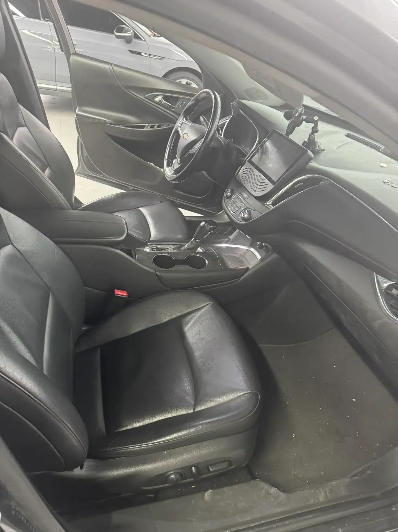 2018 CHEVROLET MALIBU thumbnail 3