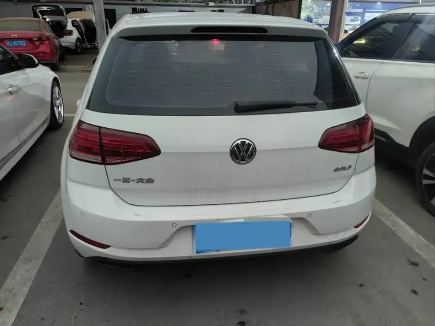 2018 VOLKSWAGEN GOLF thumbnail 3