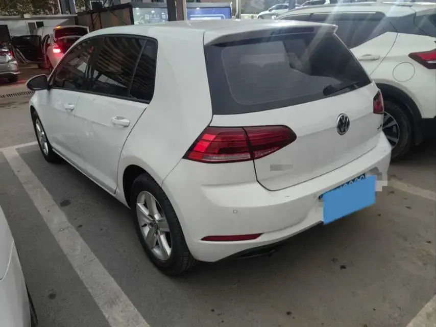 2018 VOLKSWAGEN GOLF thumbnail 4