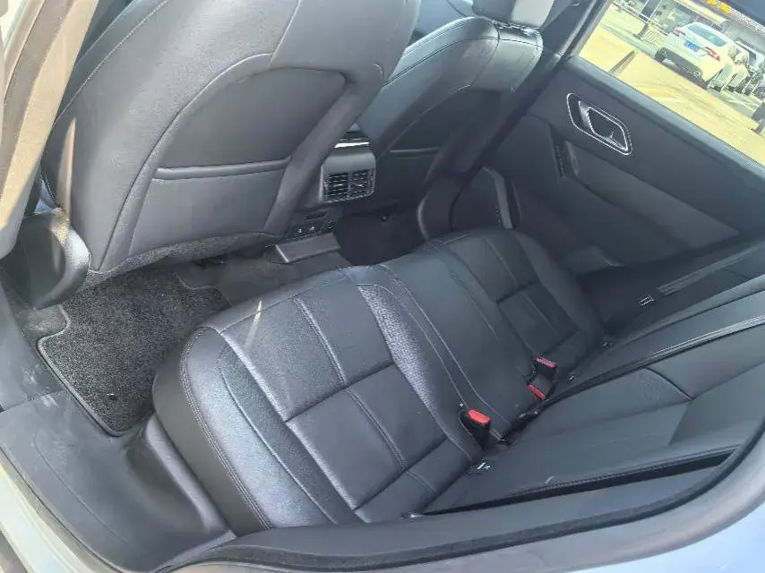 2024 LAND ROVER thumbnail 3