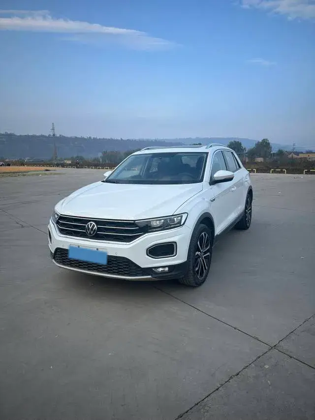 2022 VOLKSWAGEN T-ROC view 1