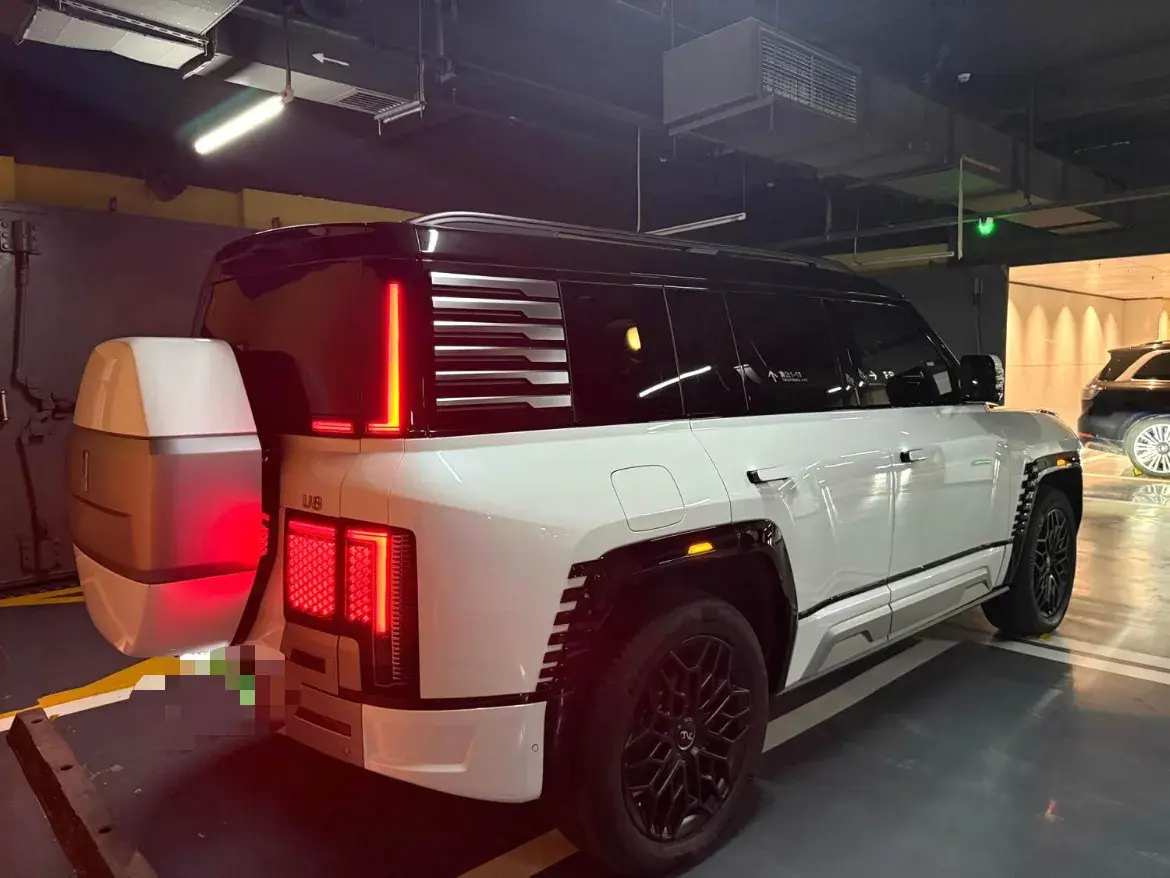 2023 YANGWANG U8 thumbnail 2