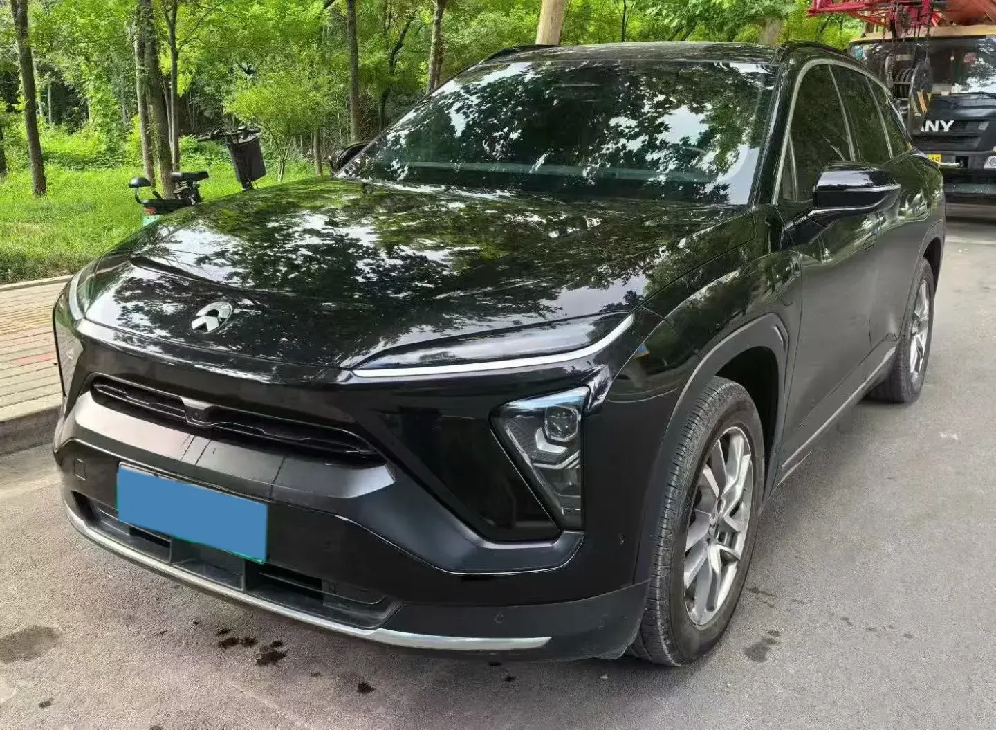 2020 NIO ES6 view 1
