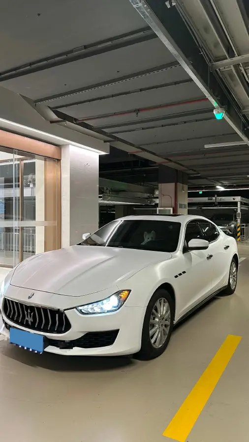 2021 Maserati Ghibli 2.0T 330HP L4 8AT