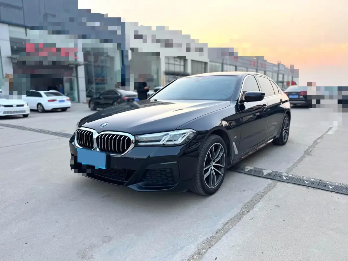 2022 BMW 5 Series 2.0T 184HP L4 8AT