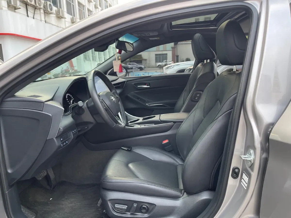 2022 Toyota Avalon 2.5L 209HP L4 8AT,autocango,china used car exporter,china ev exporter,chinese used car exporter,chinese used ev exporter