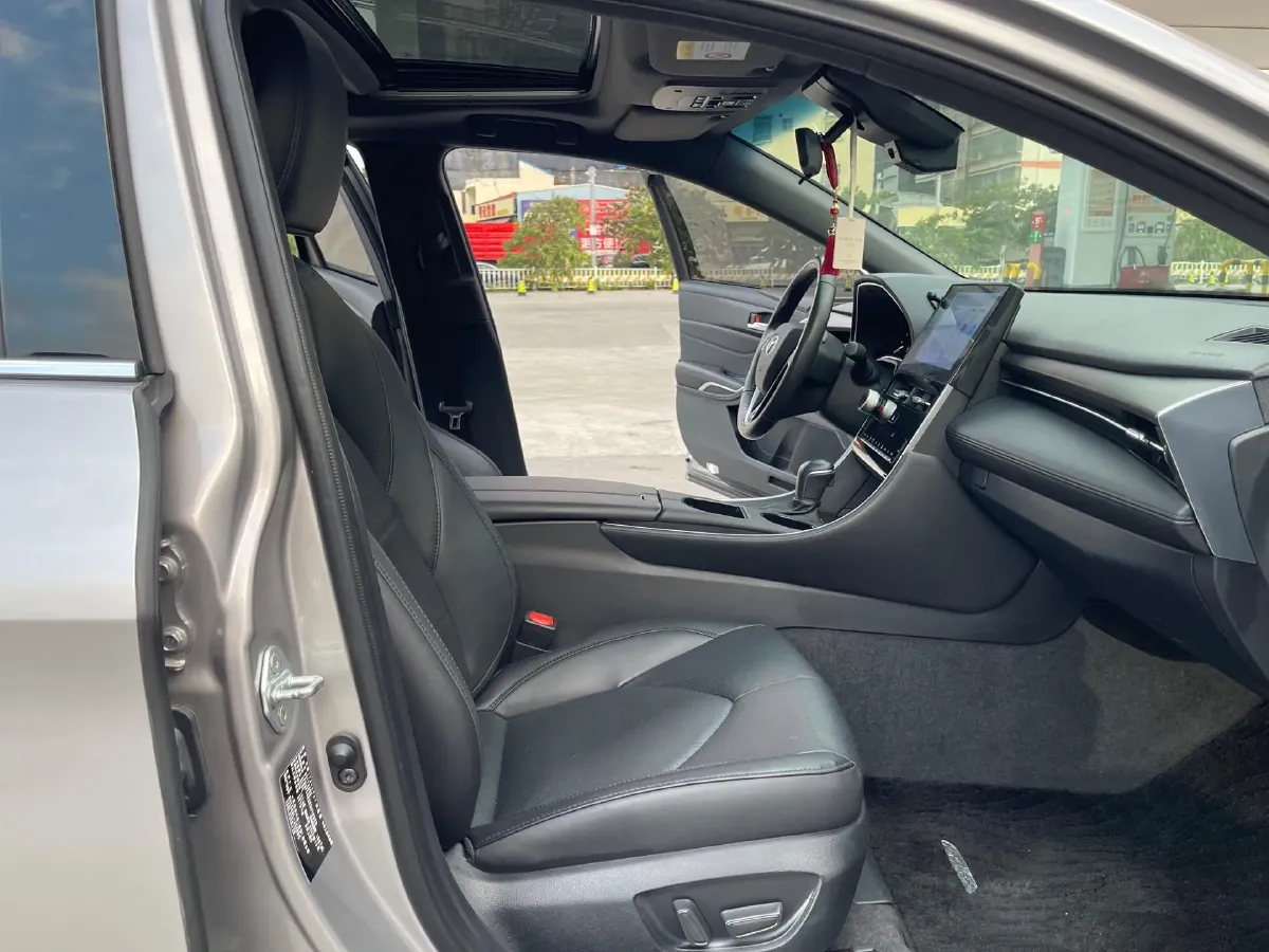 2022 Toyota Avalon 2.5L 209HP L4 8AT,autocango,china used car exporter,china ev exporter,chinese used car exporter,chinese used ev exporter